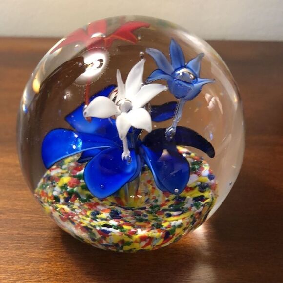 Glass paperweight 3 1/2” x 3” - Picture 5 of 15